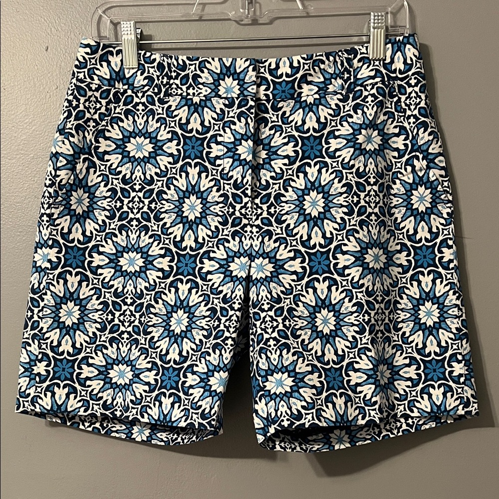 J. McLaughlin Blue and White Patterned Women Shorts